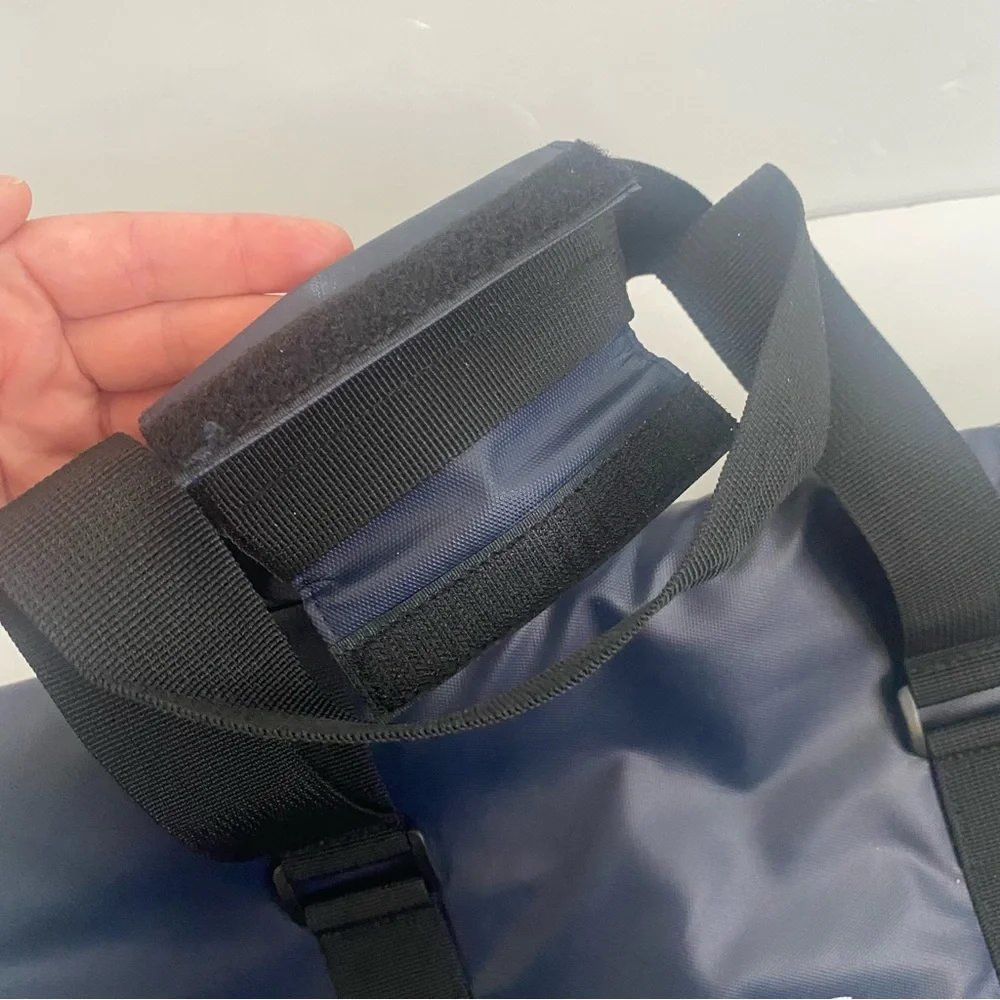 NWOT Hugo Boss Parfum Weekender Expandable Duffle Bag Navy Blue